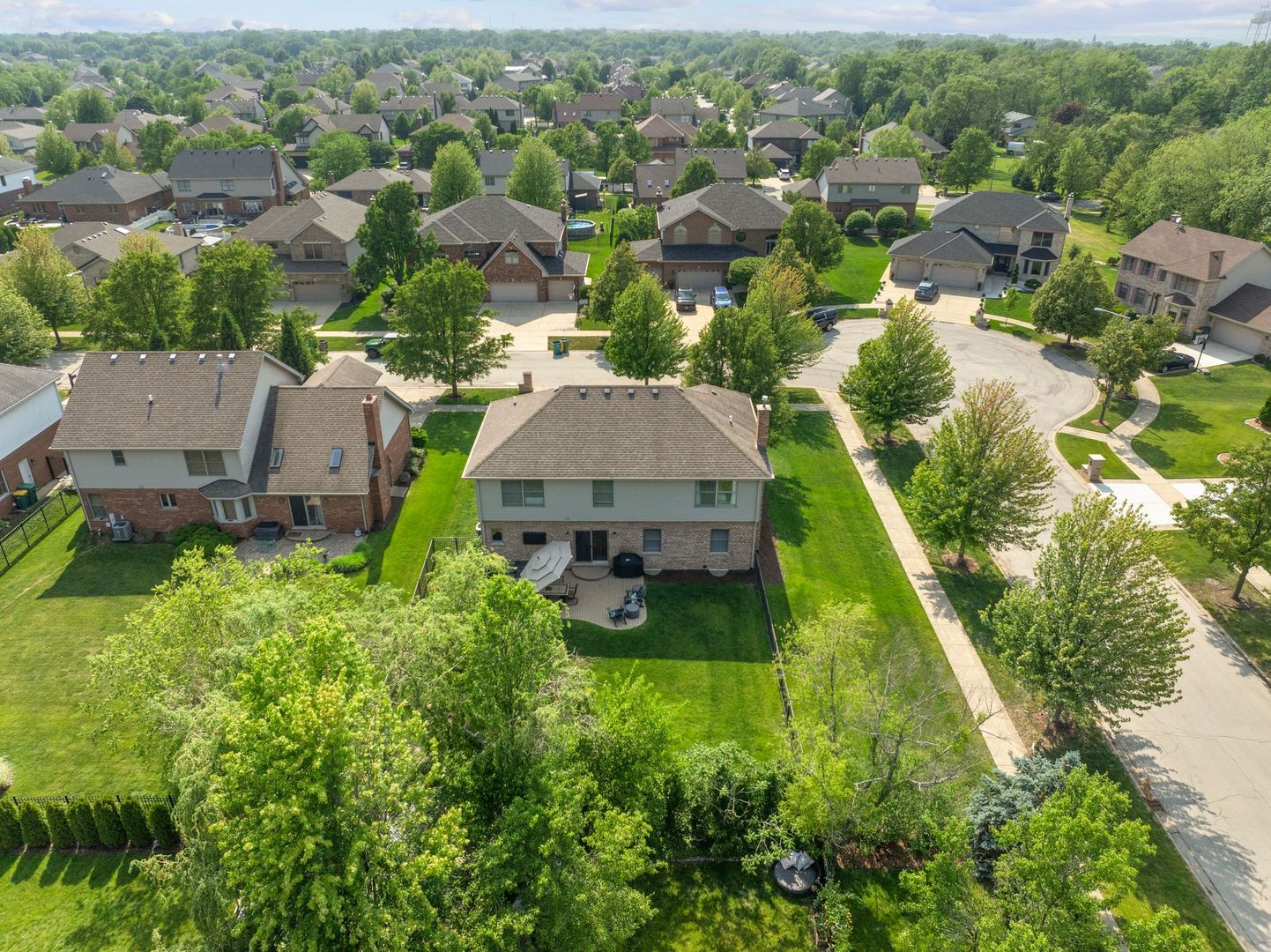 1215 Pendleton Drive, Lemont, IL 60439