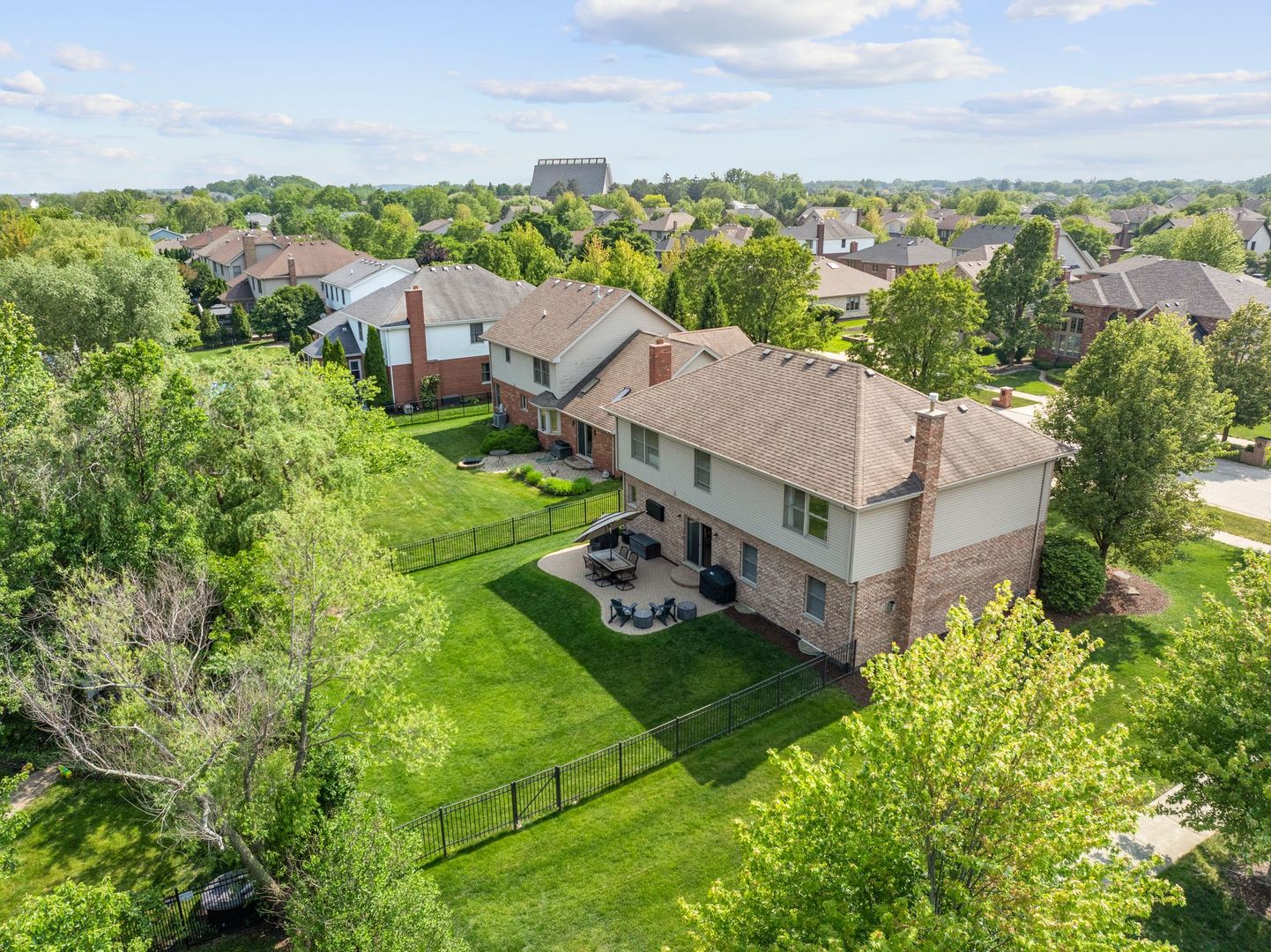 1215 Pendleton Drive, Lemont, IL 60439