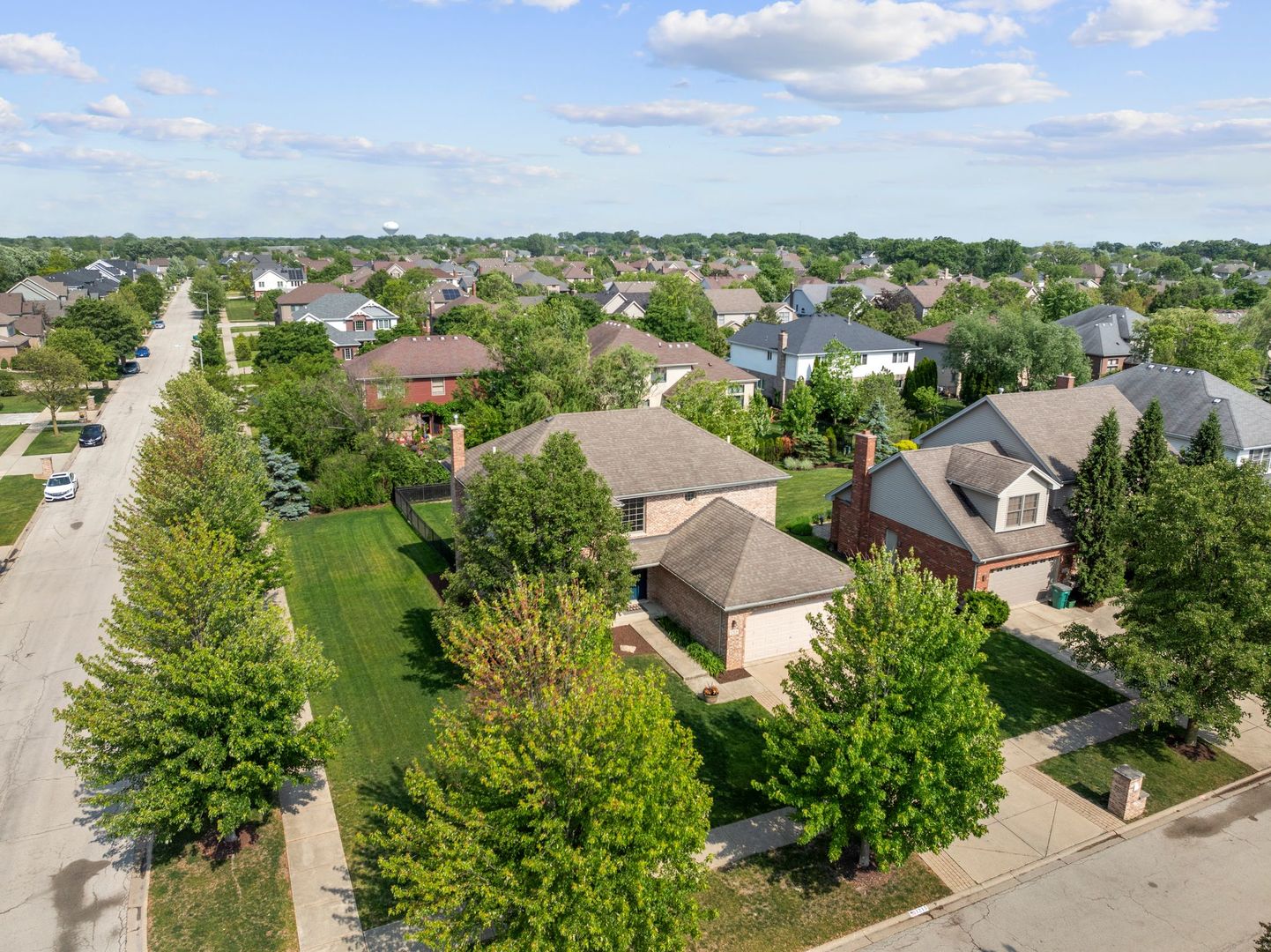 1215 Pendleton Drive, Lemont, IL 60439