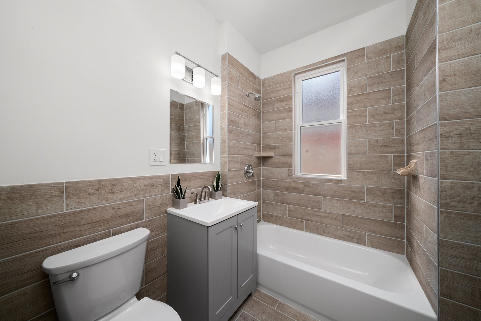5229 S Campbell Avenue, Chicago, IL 60632