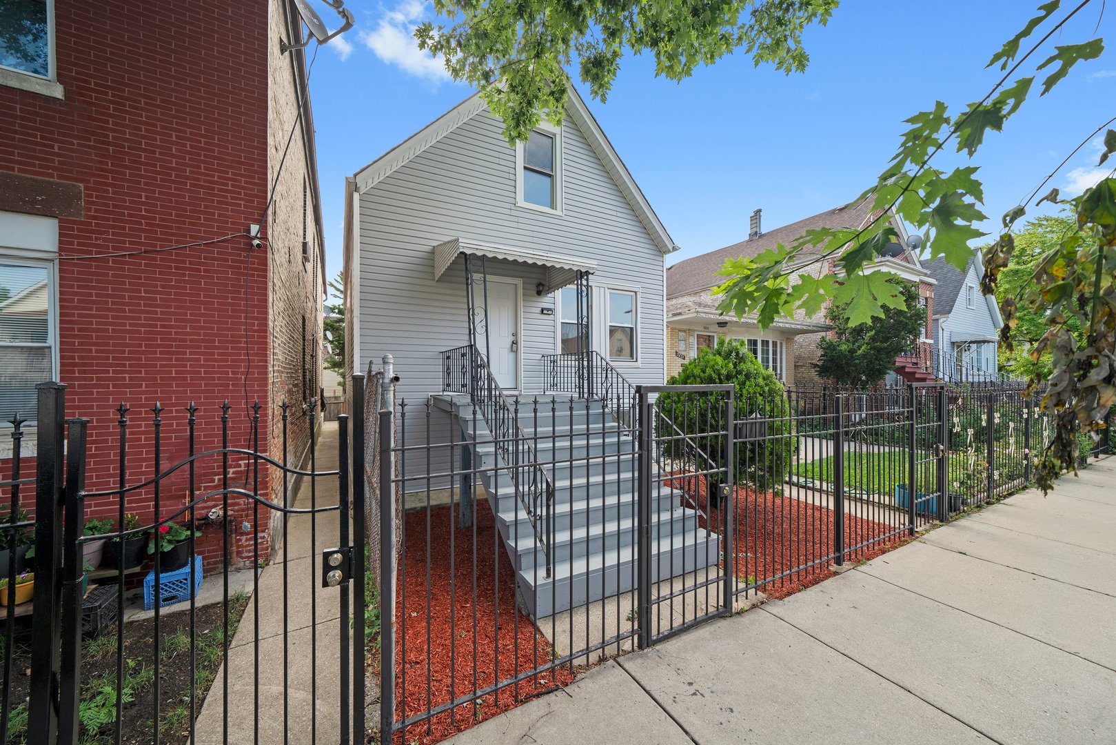 5229 S Campbell Avenue, Chicago, IL 60632