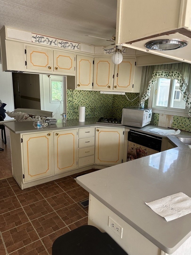 101 Candlegate Circle, Matteson, IL 60443