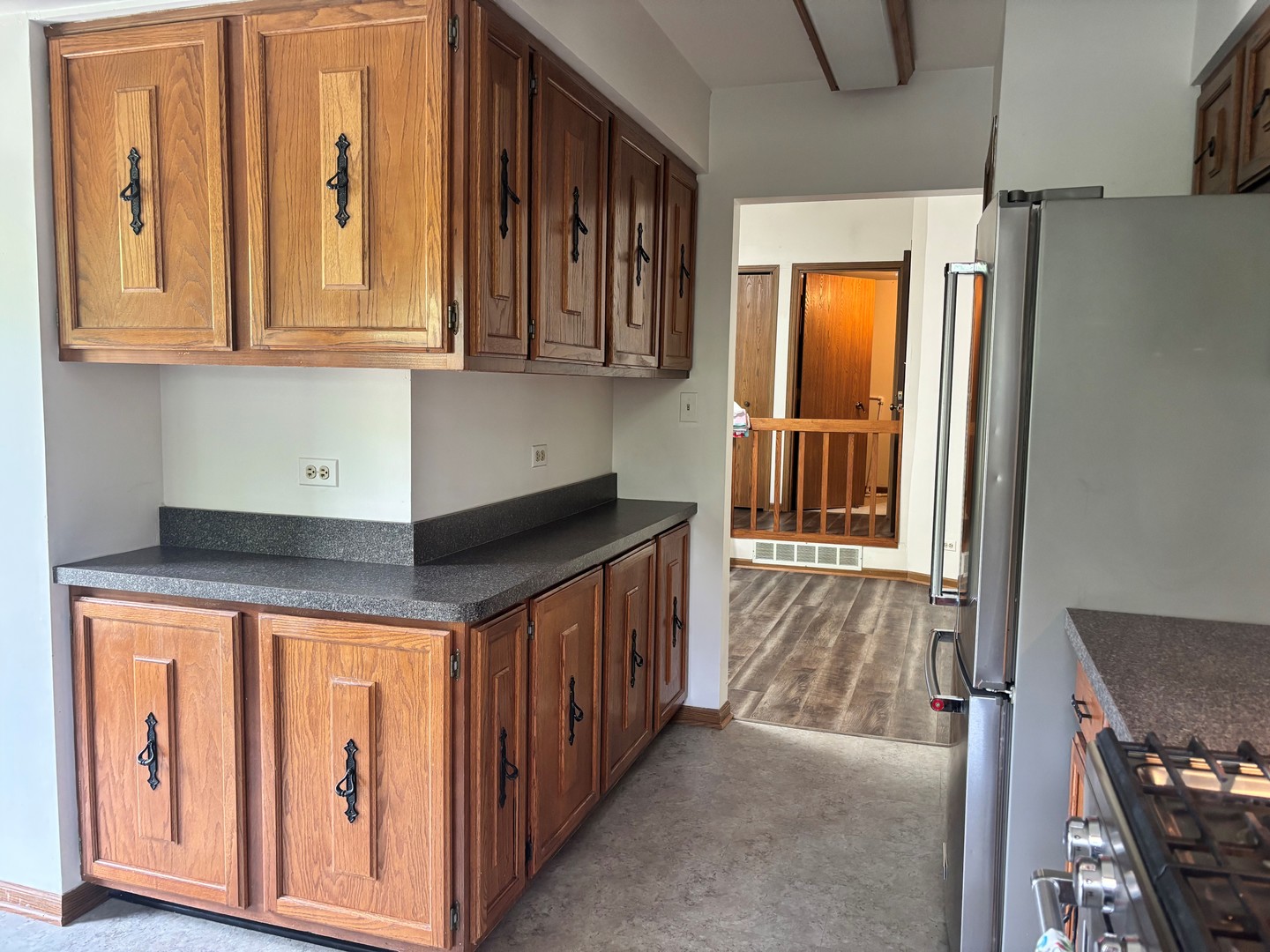 462 S President Street #304, Carol Stream, IL 60188