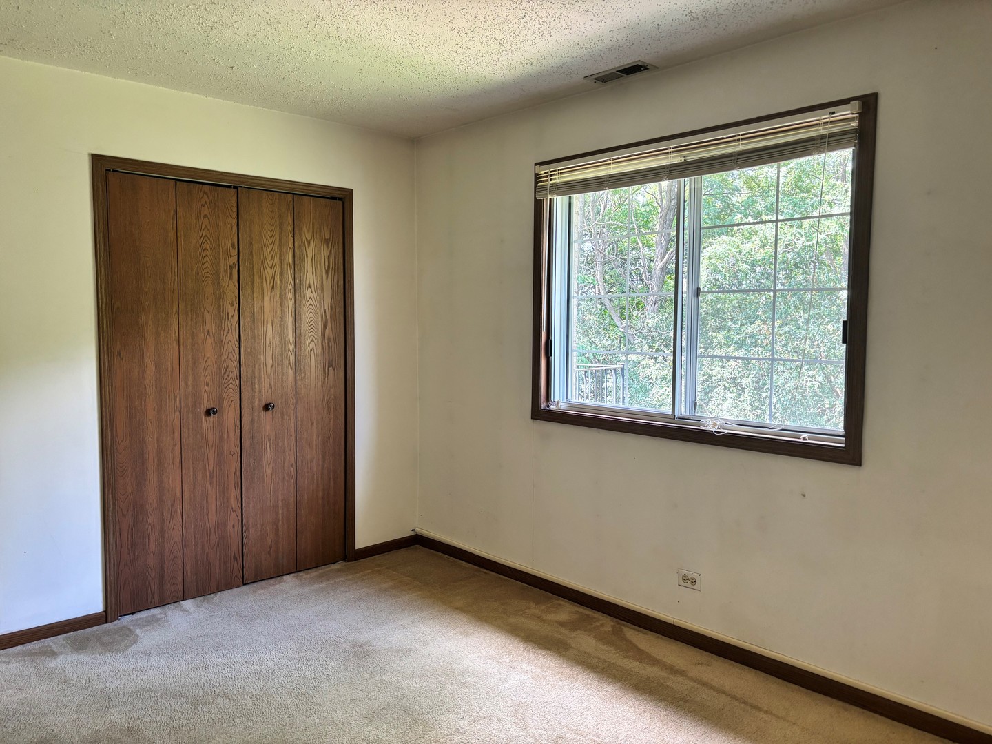 462 S President Street #304, Carol Stream, IL 60188
