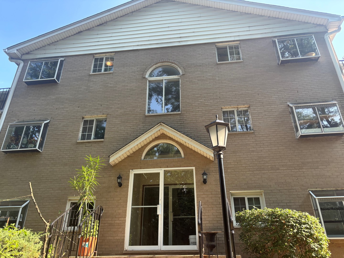 462 S President Street #304, Carol Stream, IL 60188