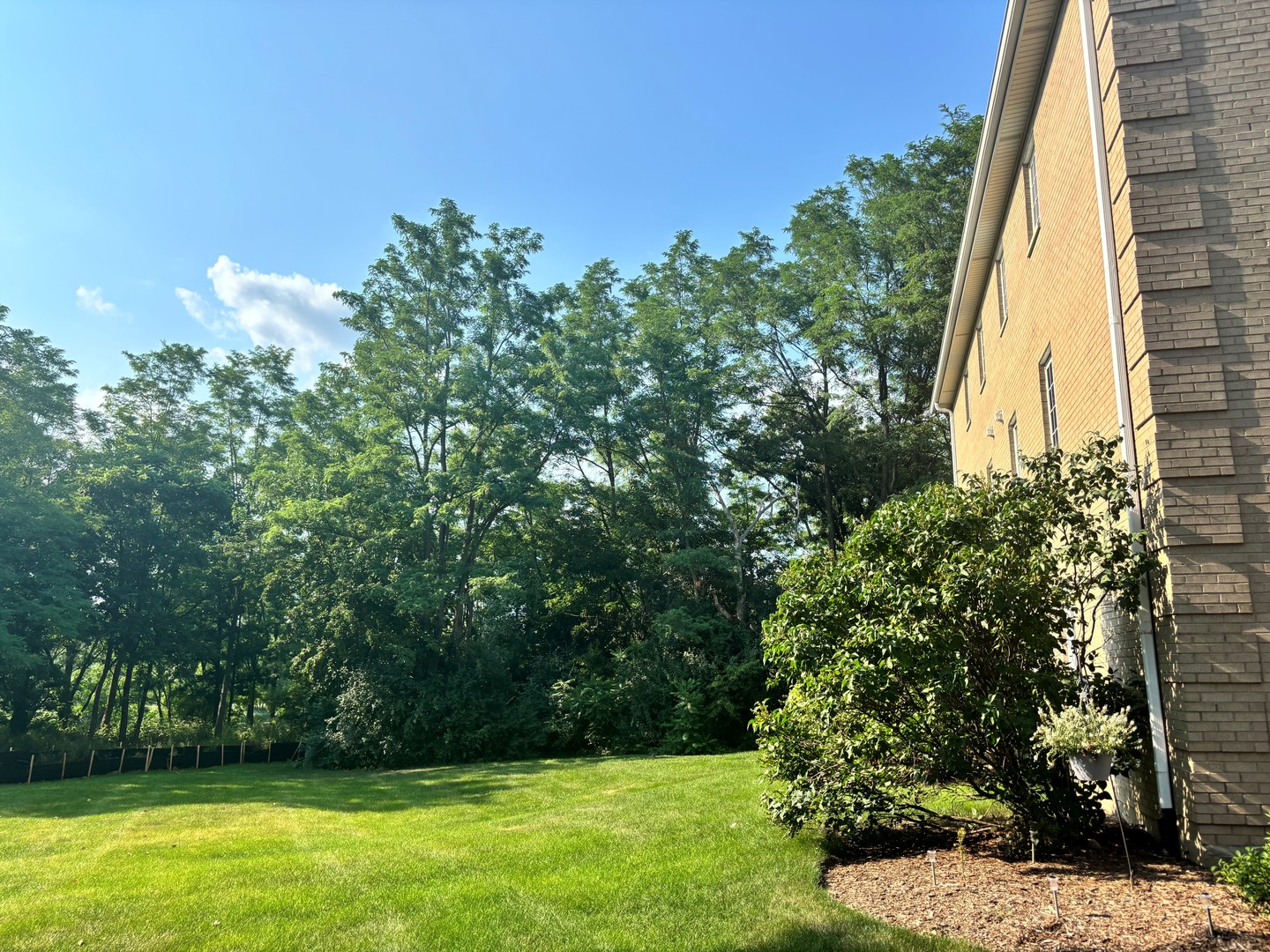 462 S President Street #304, Carol Stream, IL 60188