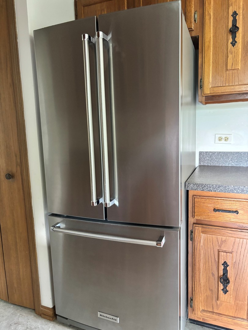 462 S President Street #304, Carol Stream, IL 60188