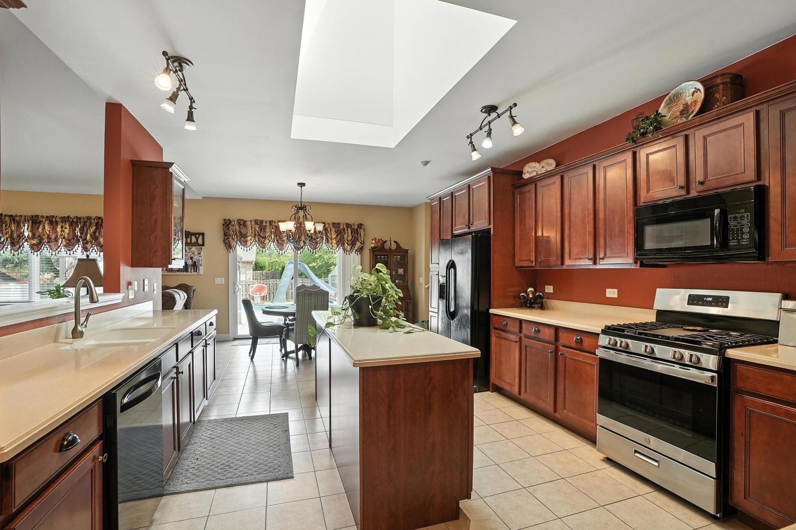 677 Tanager Lane, New Lenox, IL 60451