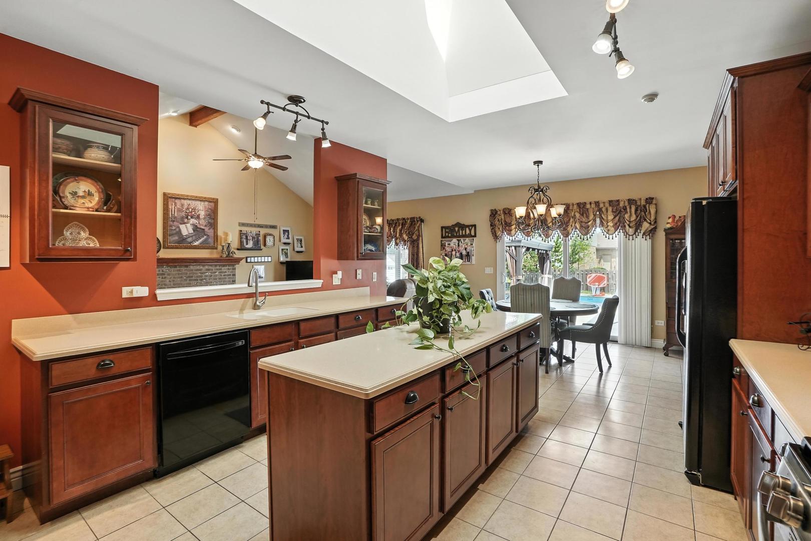 677 Tanager Lane, New Lenox, IL 60451