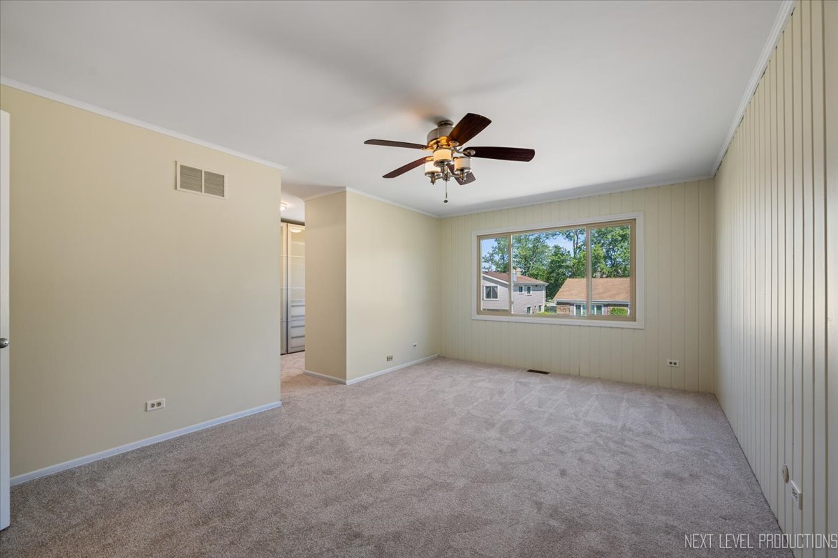 281 Loveland Drive, Glendale Heights, IL 60139