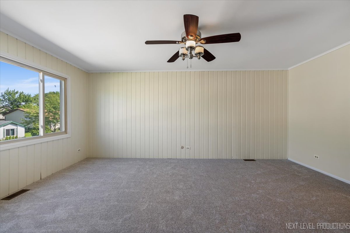 281 Loveland Drive, Glendale Heights, IL 60139