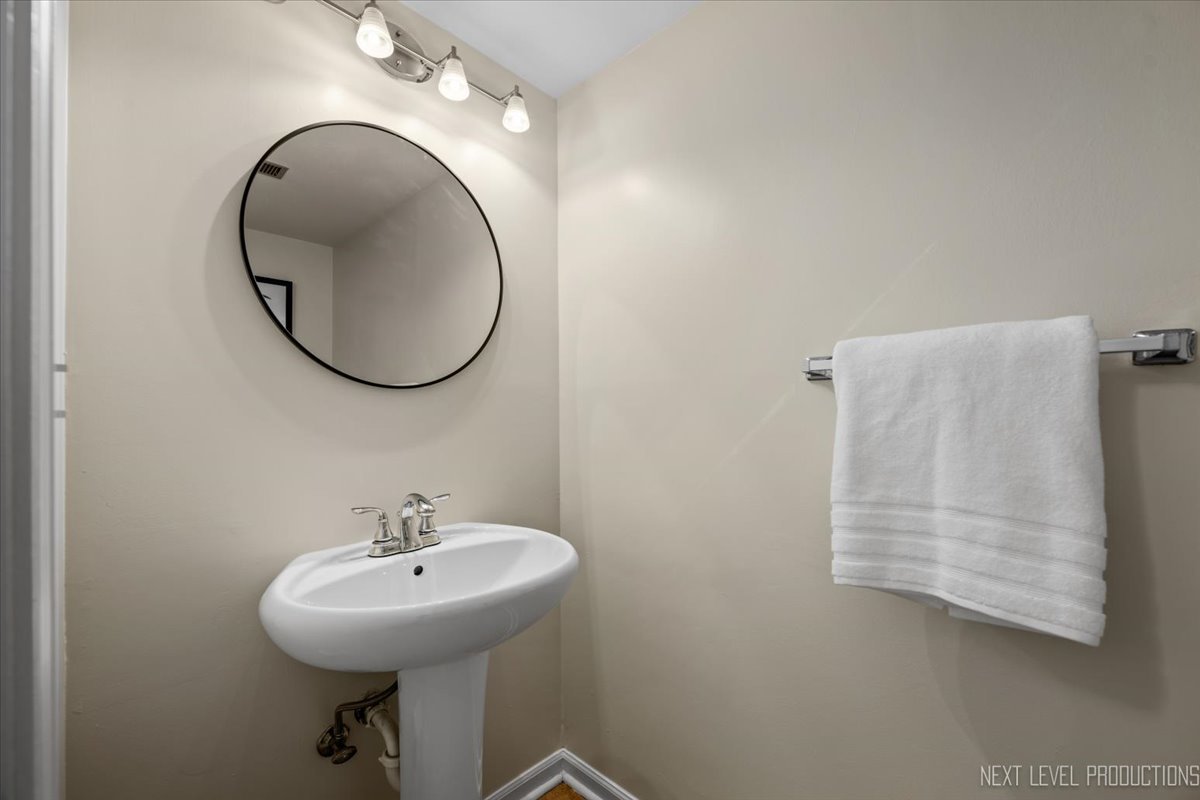281 Loveland Drive, Glendale Heights, IL 60139