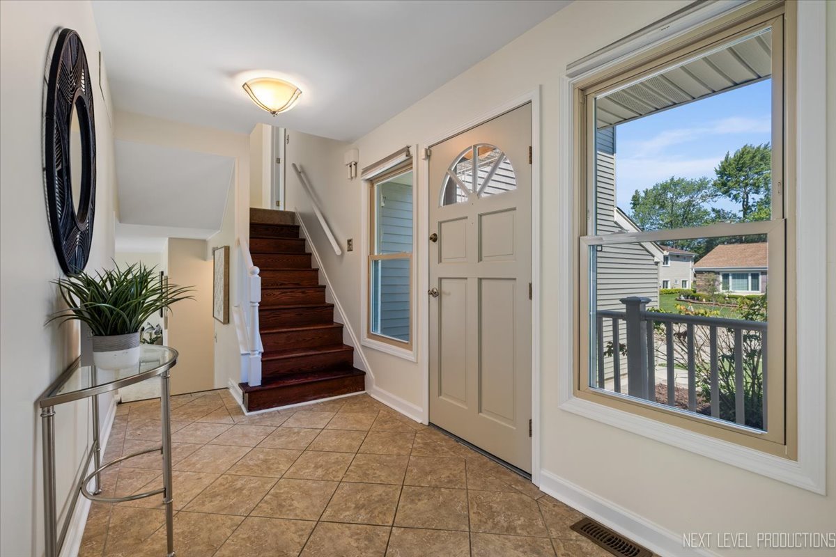 281 Loveland Drive, Glendale Heights, IL 60139