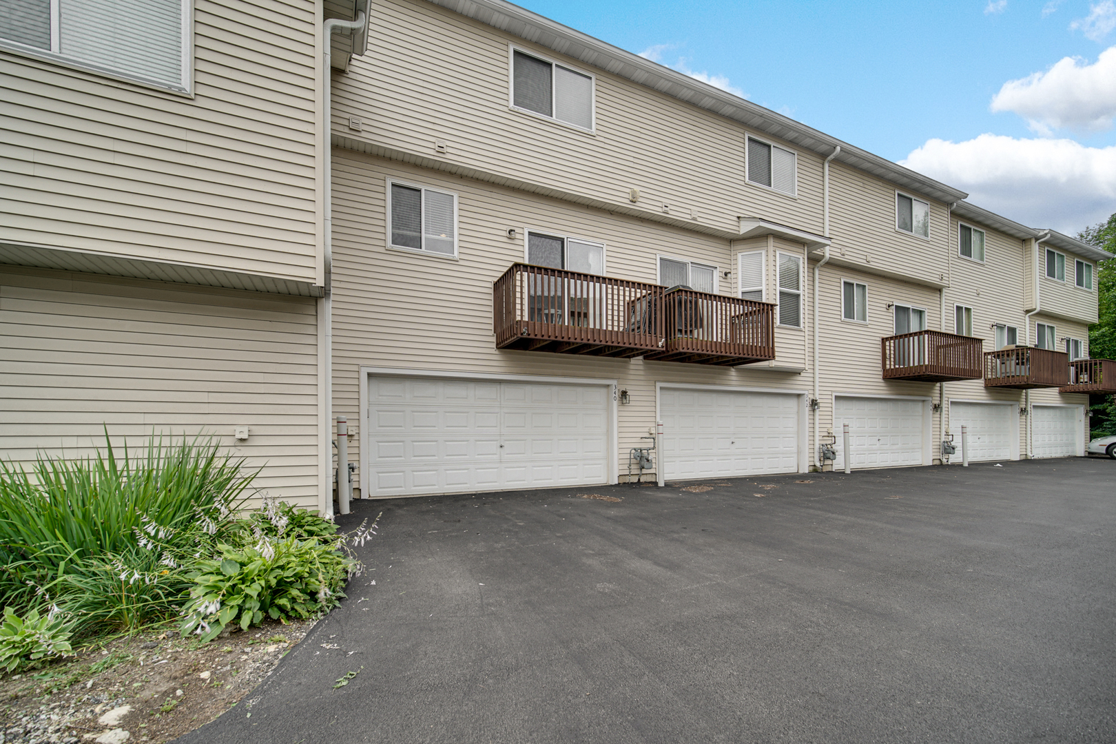 340 Terra Springs Circle, Volo, IL 60020
