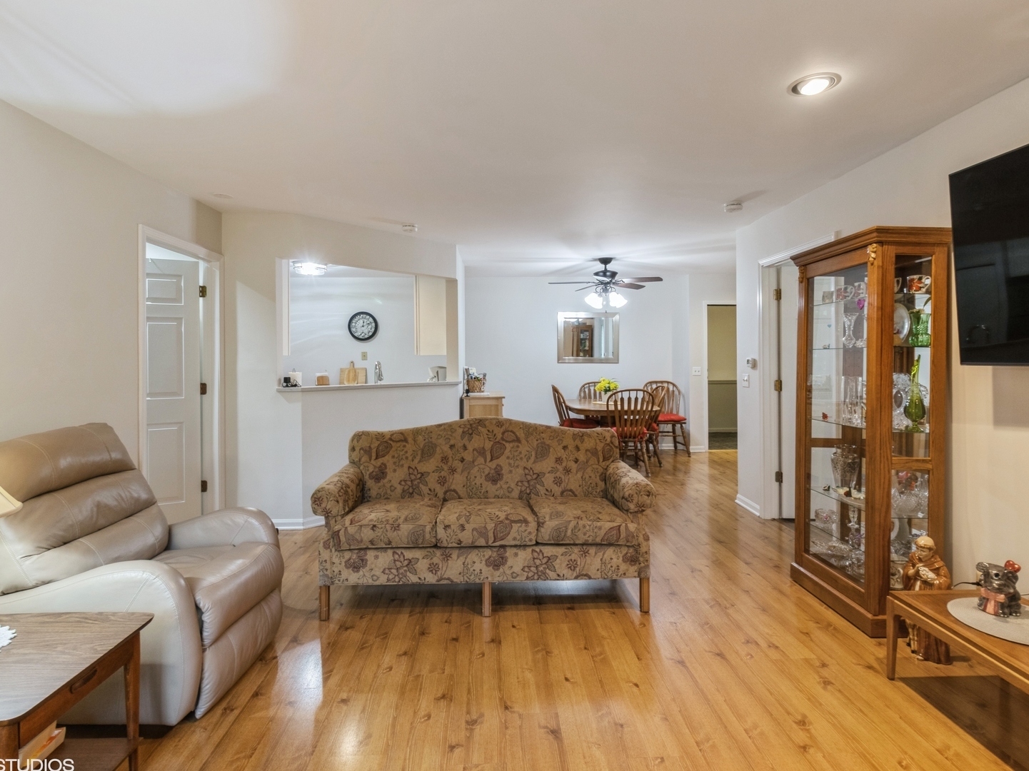 805 Leicester Road #116, Elk Grove Village, IL 60007