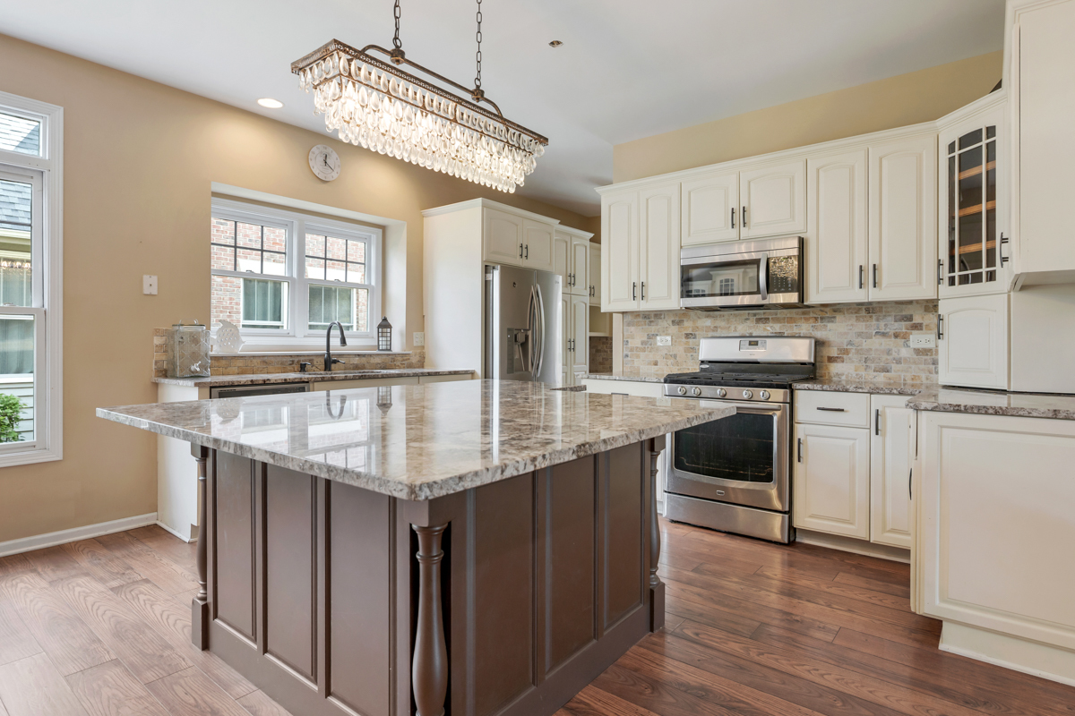 10238 Frankfort Main, Frankfort, IL 60423