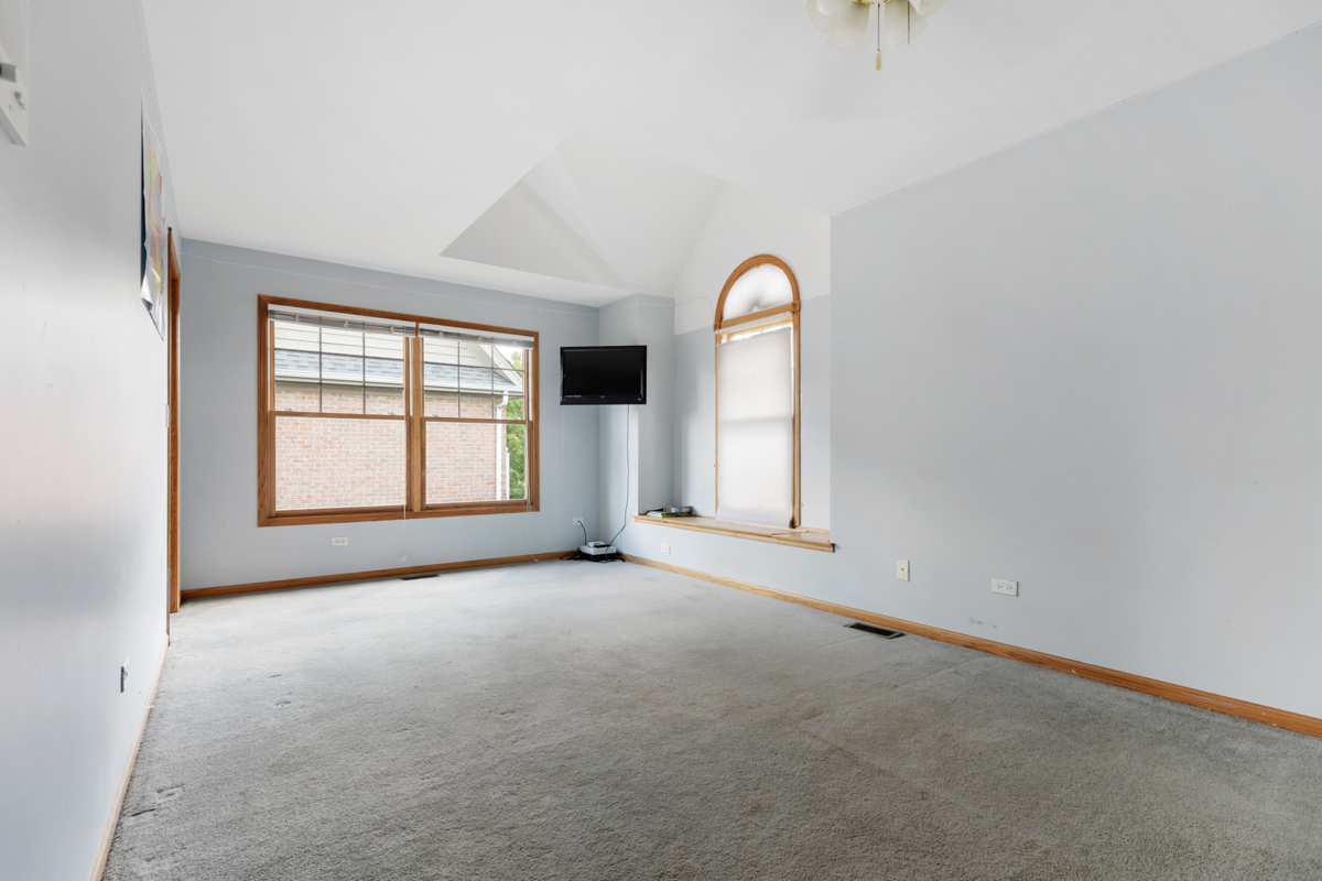10238 Frankfort Main, Frankfort, IL 60423