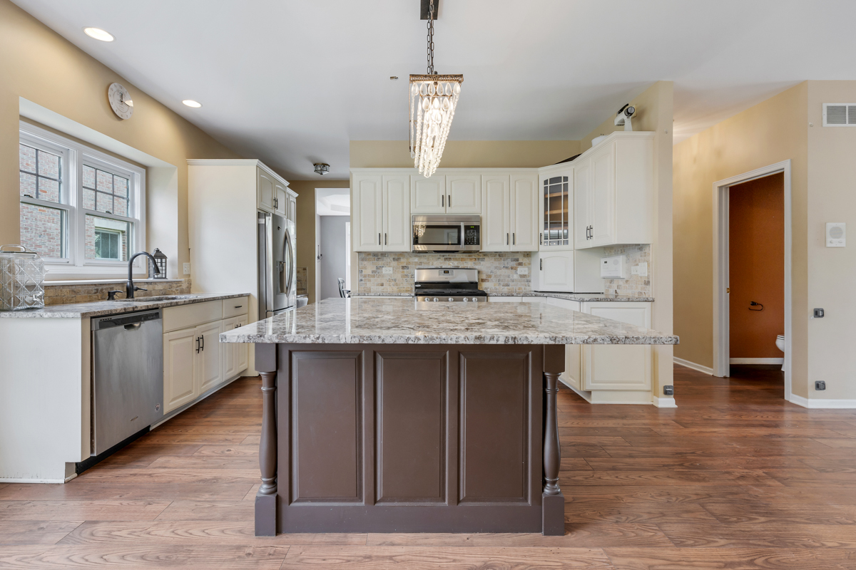 10238 Frankfort Main, Frankfort, IL 60423