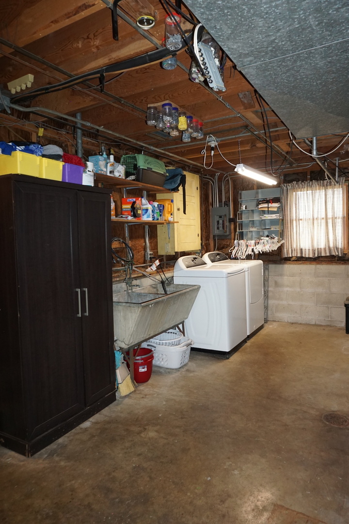 9534 Cypress Avenue, Munster, IN 46321