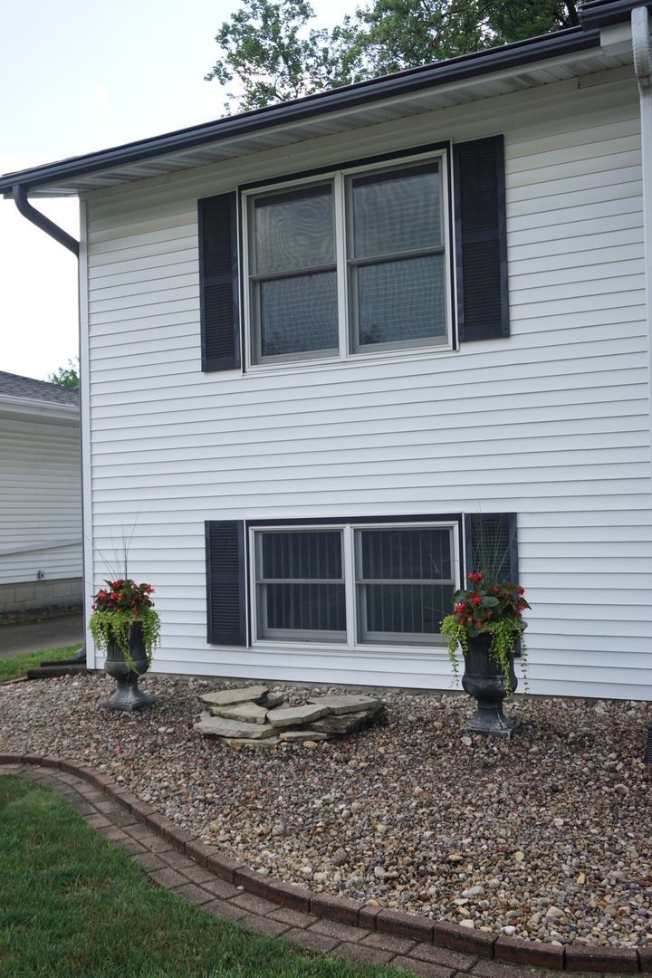 9534 Cypress Avenue, Munster, IN 46321