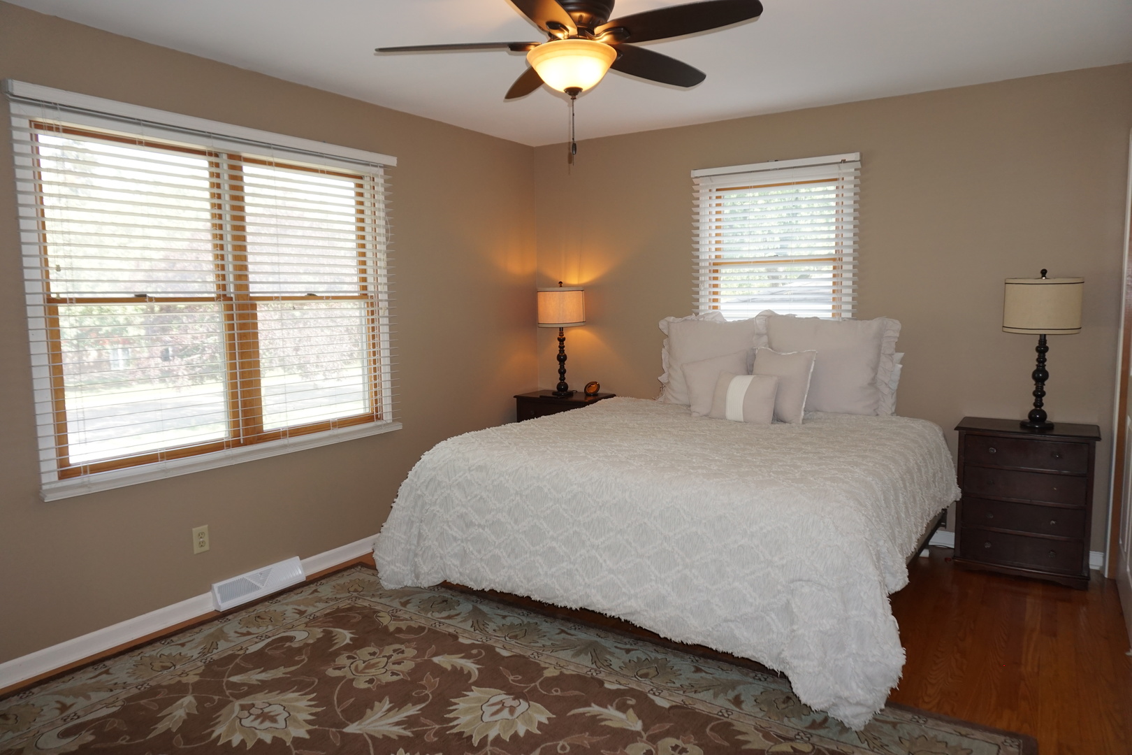 9534 Cypress Avenue, Munster, IN 46321