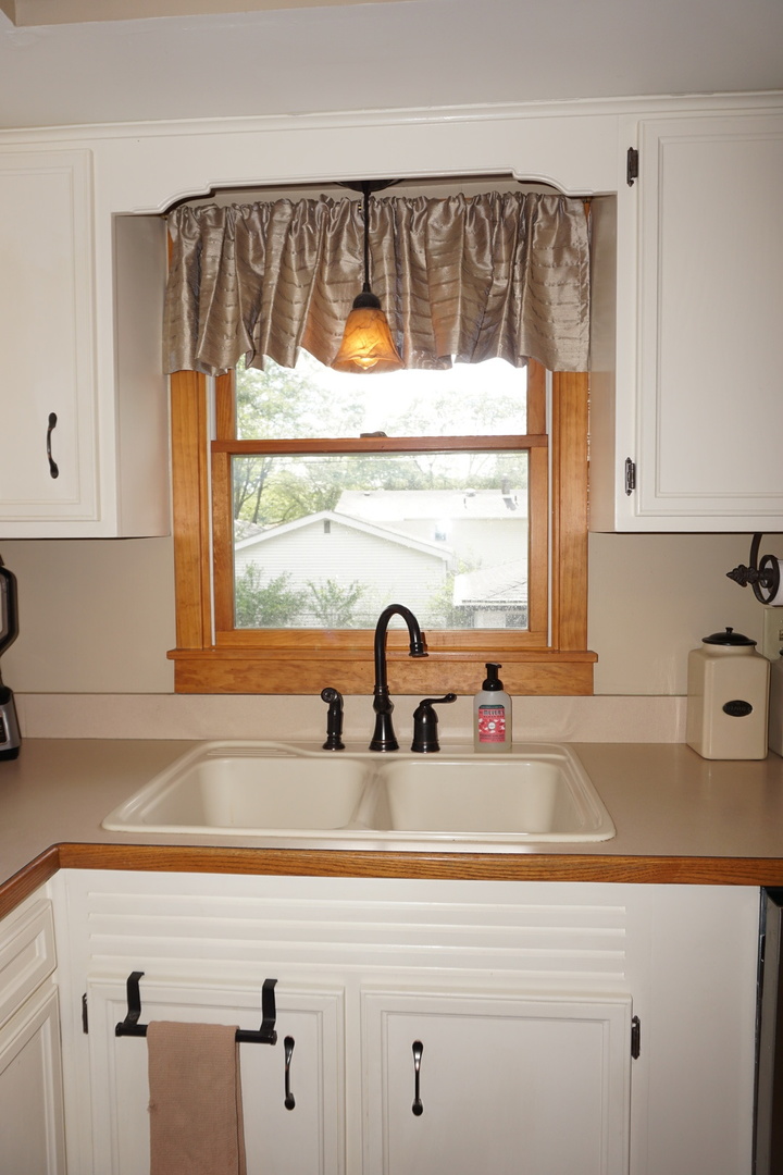9534 Cypress Avenue, Munster, IN 46321