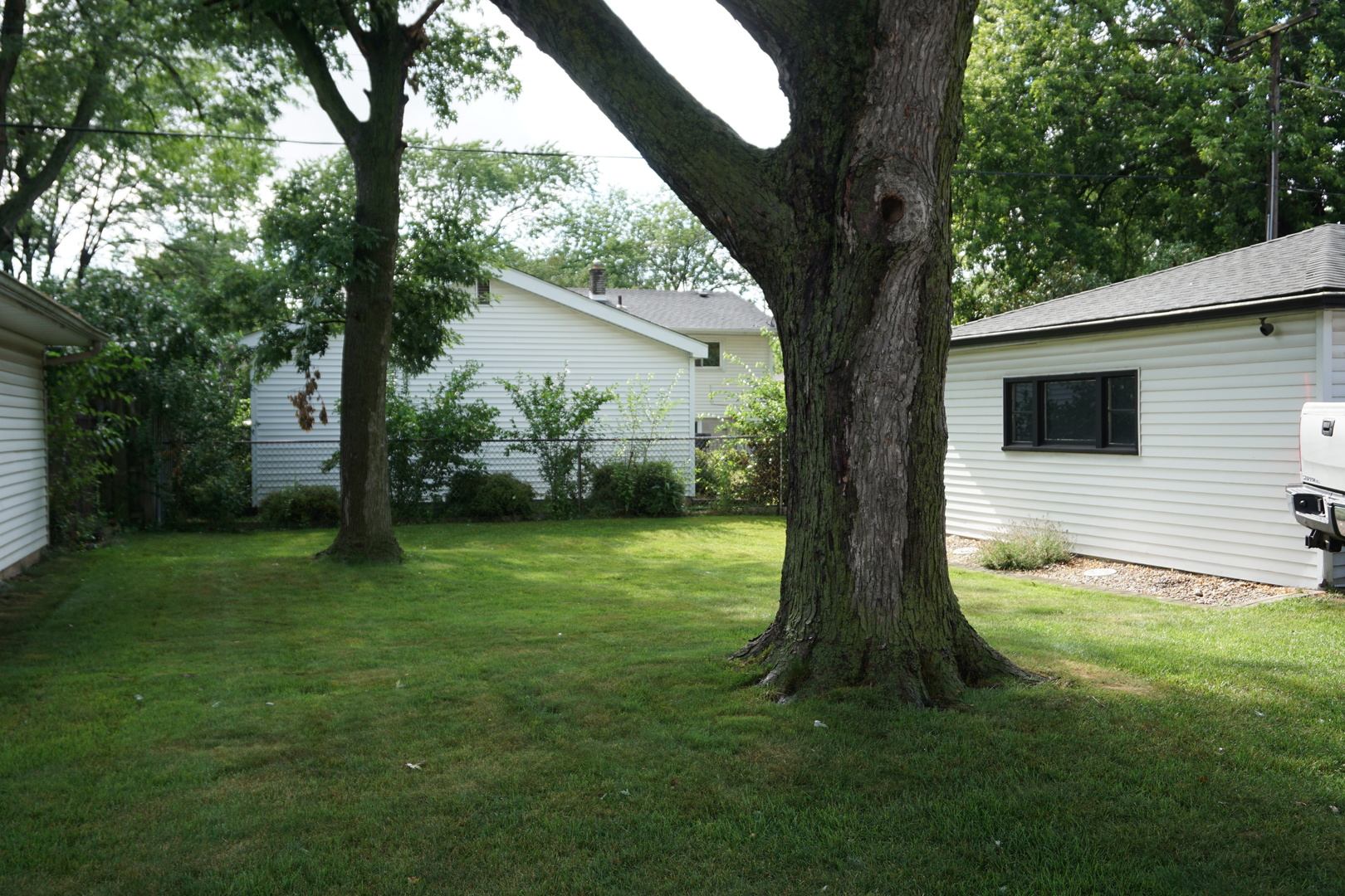 9534 Cypress Avenue, Munster, IN 46321