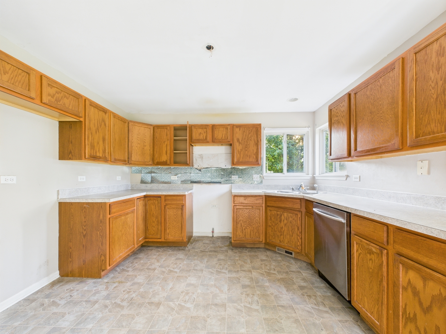 21460 Prestwick Drive, Crest Hill, IL 60403