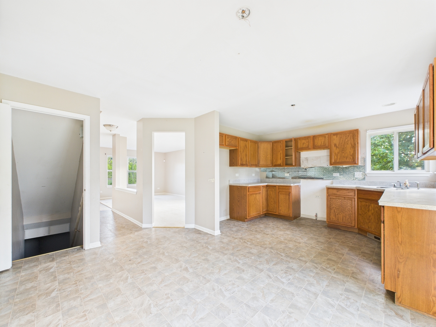21460 Prestwick Drive, Crest Hill, IL 60403