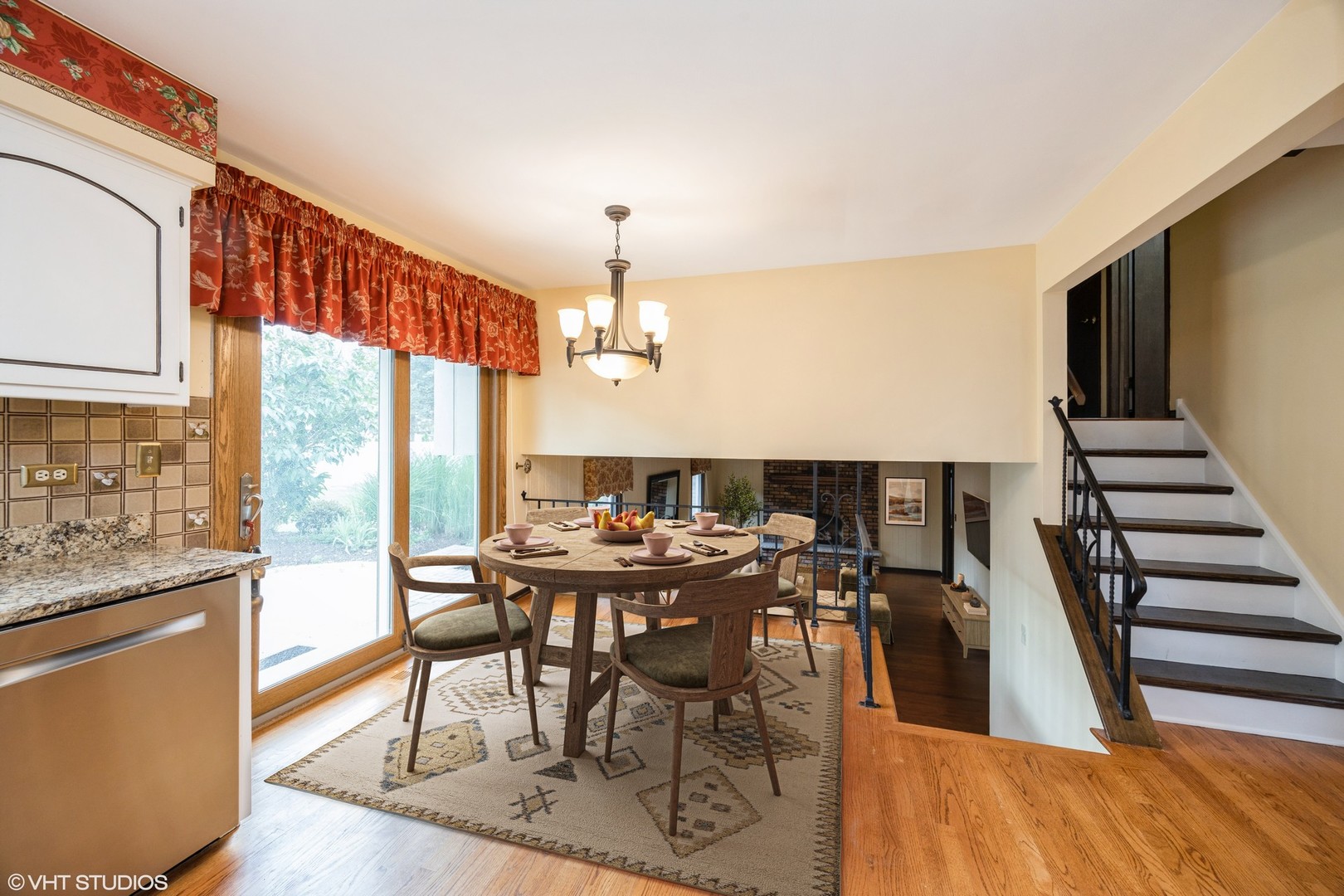 17W085 Elm Court, Willowbrook, IL 60527