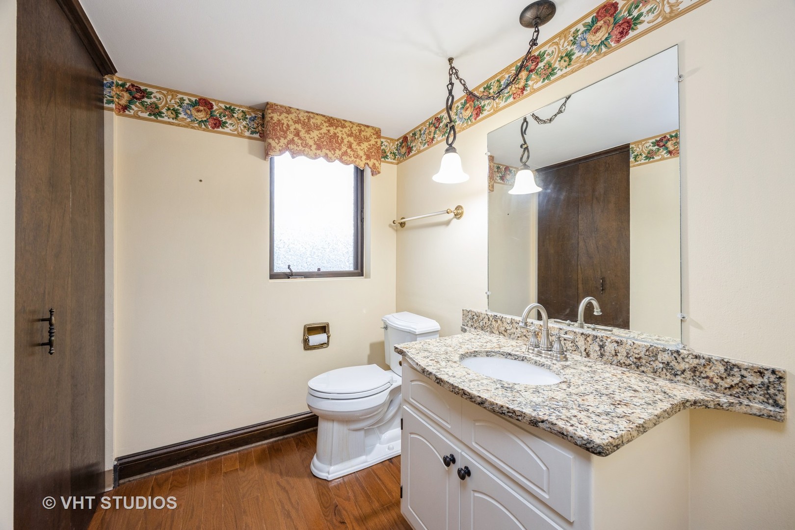 17W085 Elm Court, Willowbrook, IL 60527