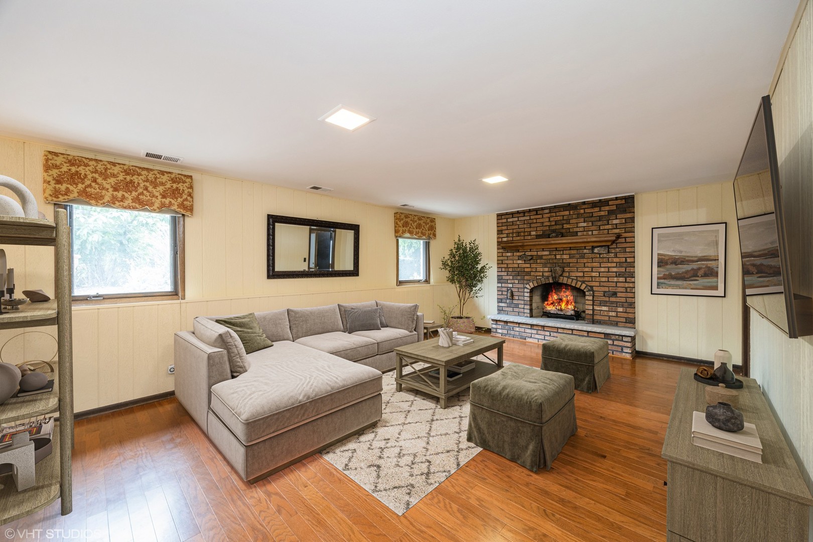 17W085 Elm Court, Willowbrook, IL 60527