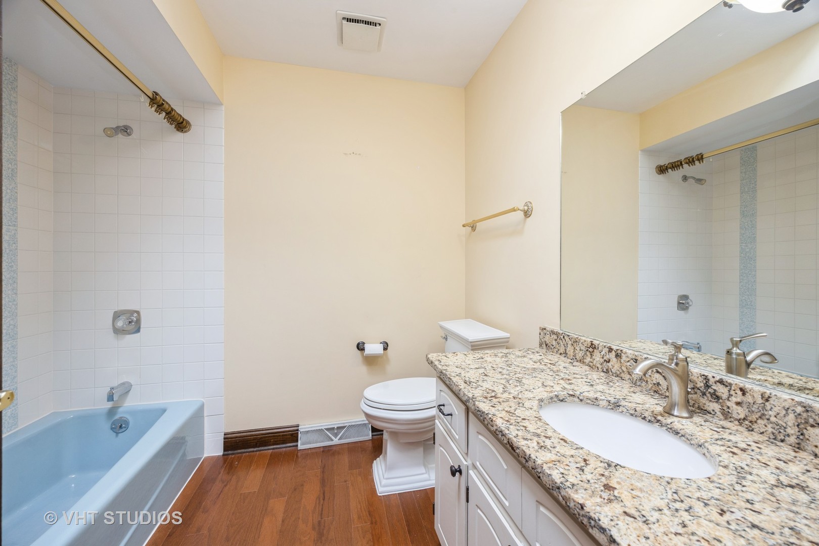 17W085 Elm Court, Willowbrook, IL 60527