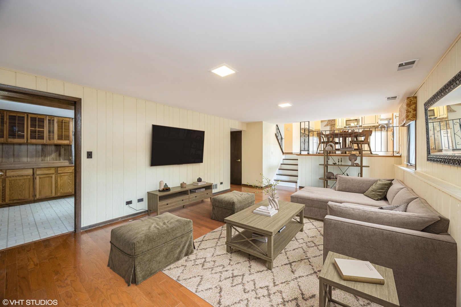 17W085 Elm Court, Willowbrook, IL 60527