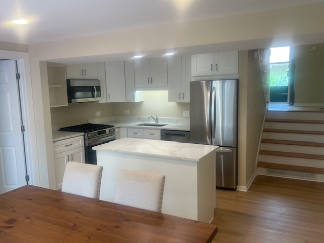 922 N Milwaukee Avenue #C, Libertyville, IL 60048
