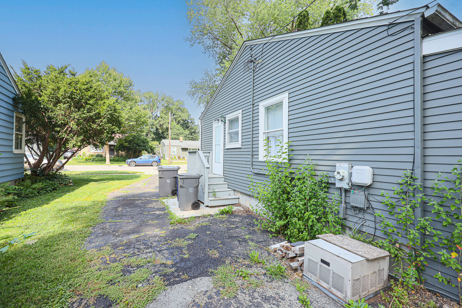 245 S Edison Avenue, Elgin, IL 60123