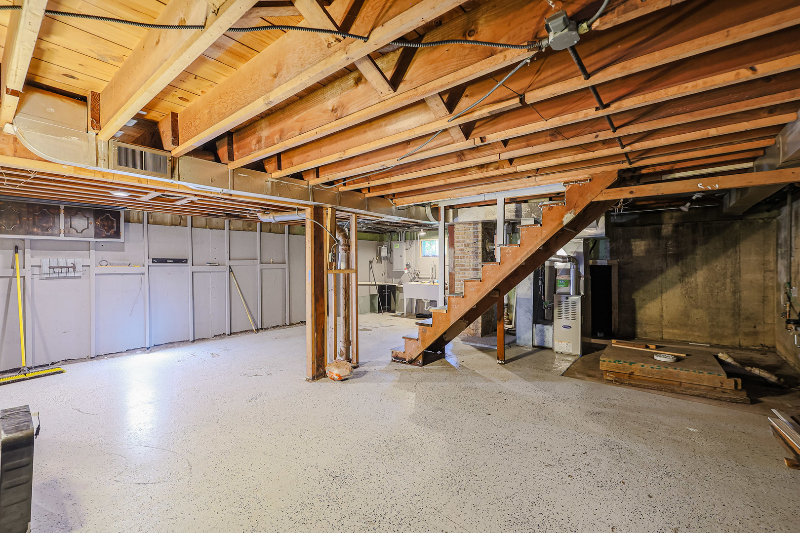 245 S Edison Avenue, Elgin, IL 60123