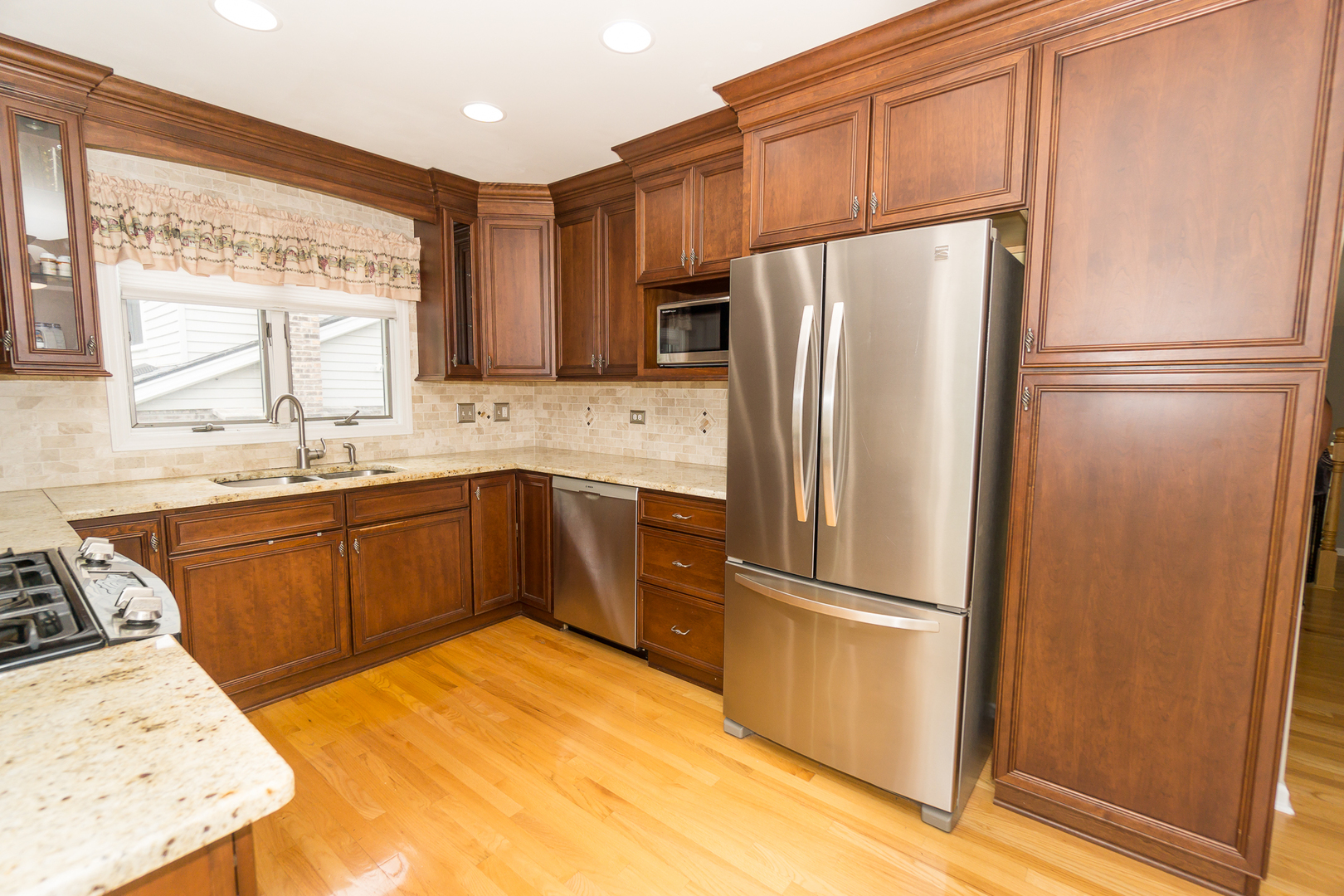 1107 W White Oak Street, Arlington Heights, IL 60005
