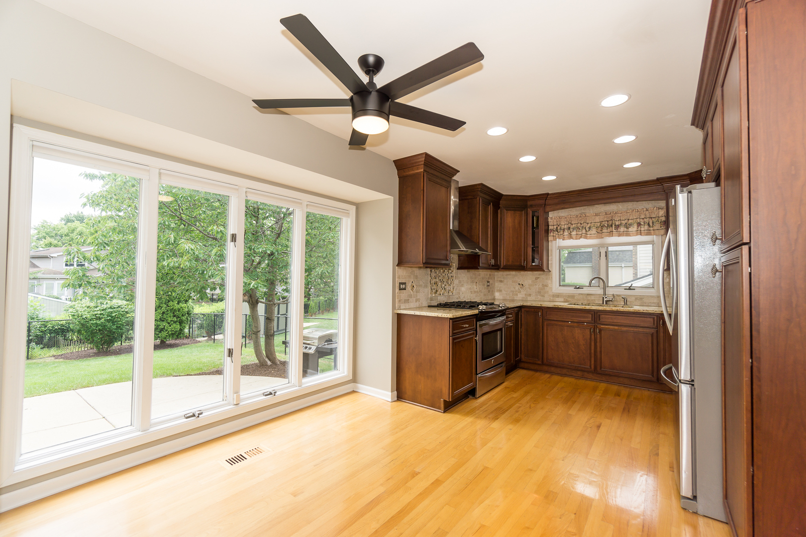 1107 W White Oak Street, Arlington Heights, IL 60005