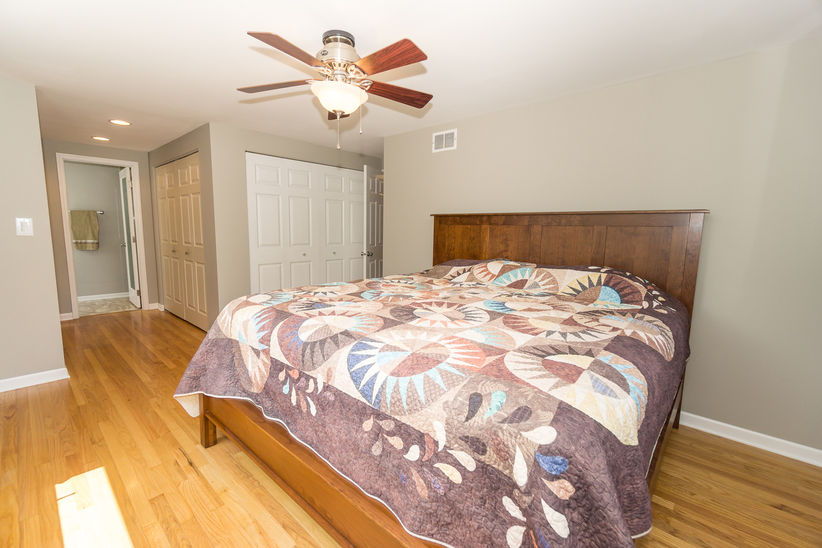 1107 W White Oak Street, Arlington Heights, IL 60005
