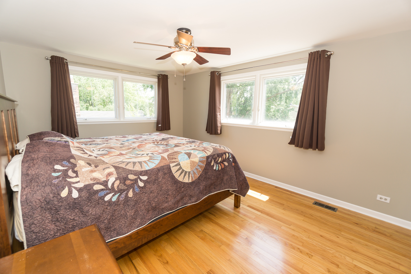 1107 W White Oak Street, Arlington Heights, IL 60005
