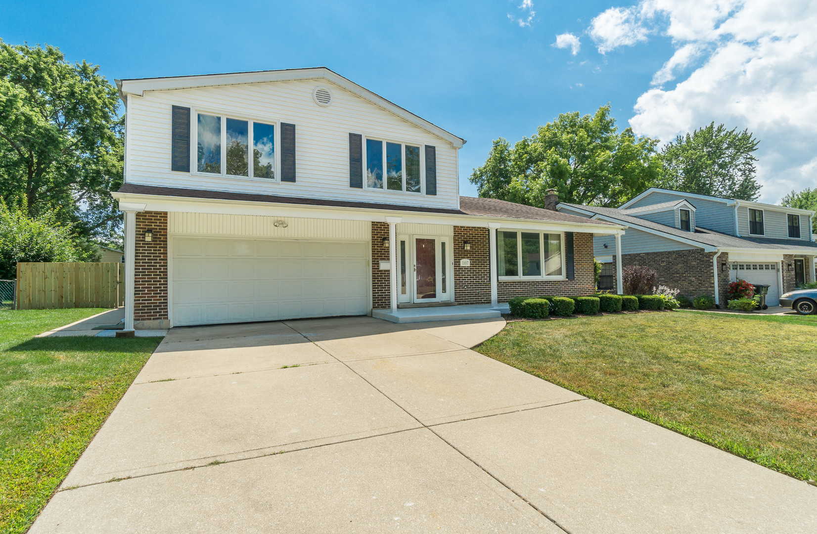 1107 W White Oak Street, Arlington Heights, IL 60005