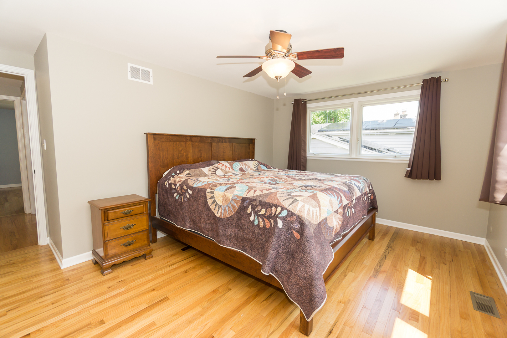 1107 W White Oak Street, Arlington Heights, IL 60005