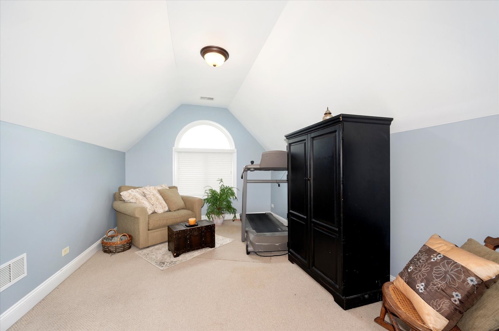 601 W Crockett Avenue, Elmhurst, IL 60126