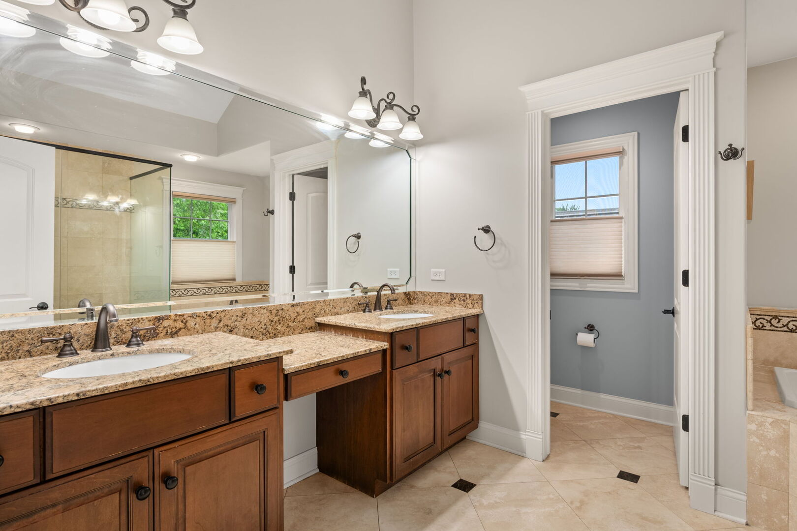 676 S Swain Avenue, Elmhurst, IL 60126