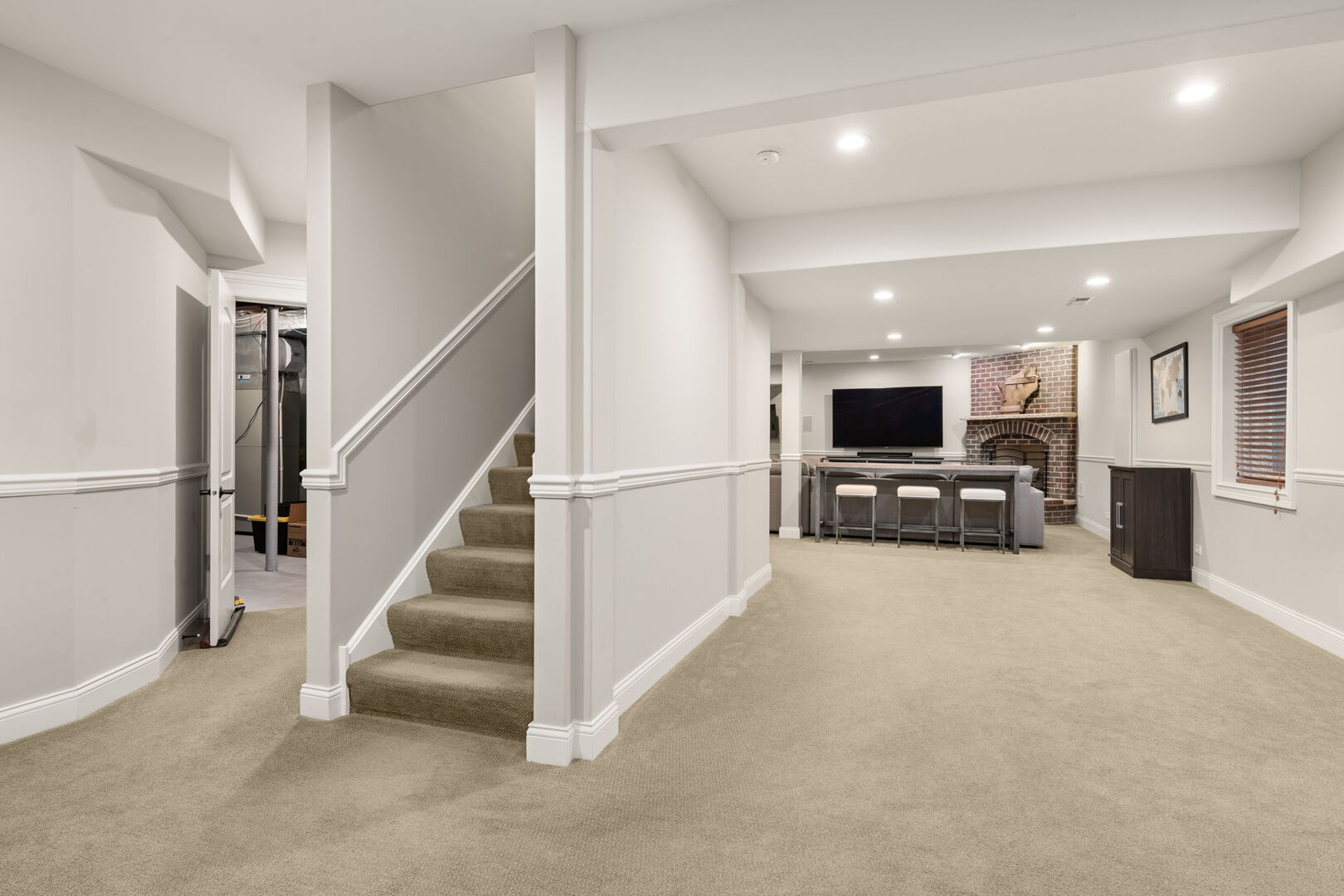 676 S Swain Avenue, Elmhurst, IL 60126