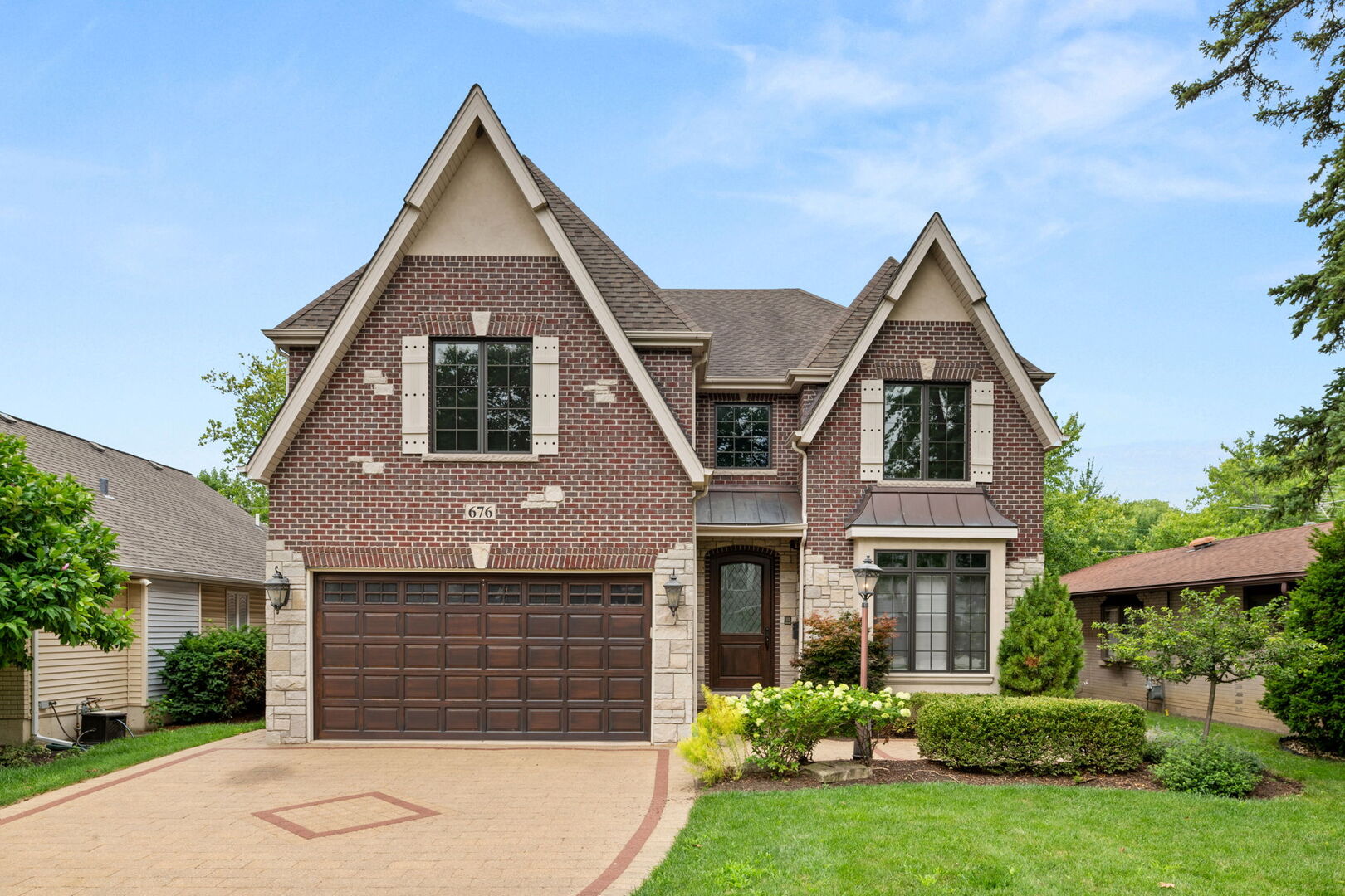 676 S Swain Avenue, Elmhurst, IL 60126