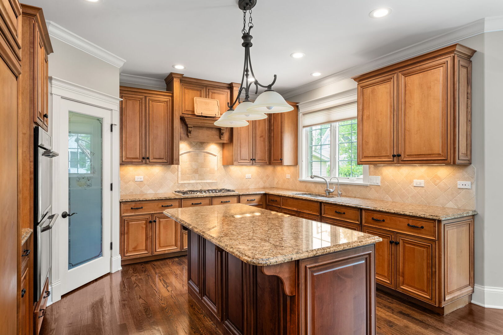 676 S Swain Avenue, Elmhurst, IL 60126