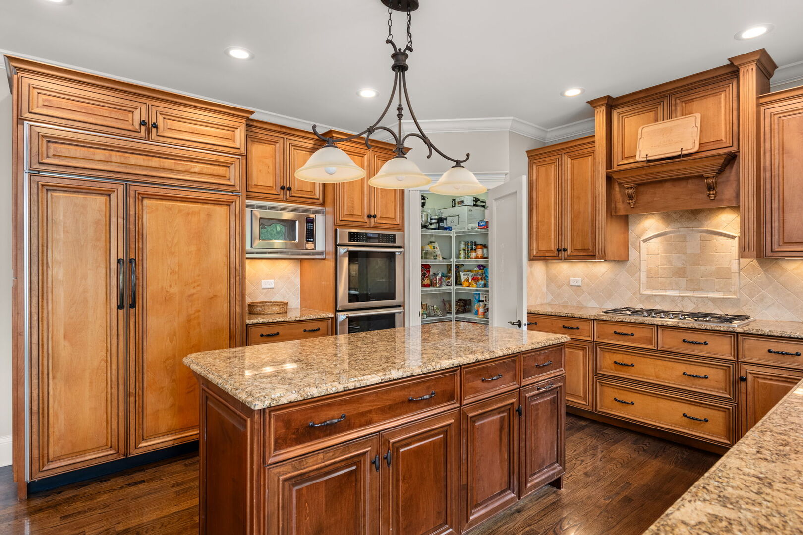 676 S Swain Avenue, Elmhurst, IL 60126