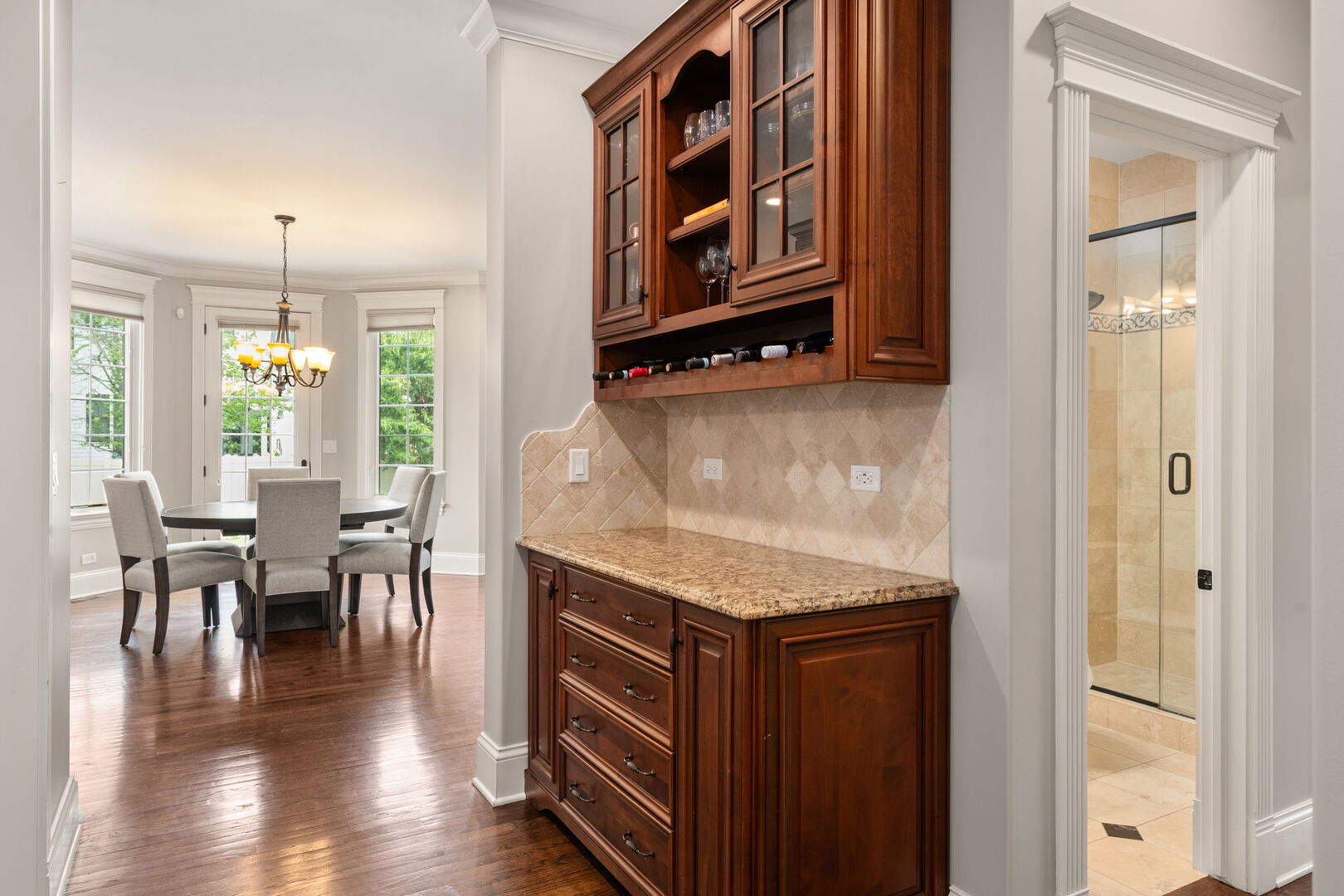 676 S Swain Avenue, Elmhurst, IL 60126